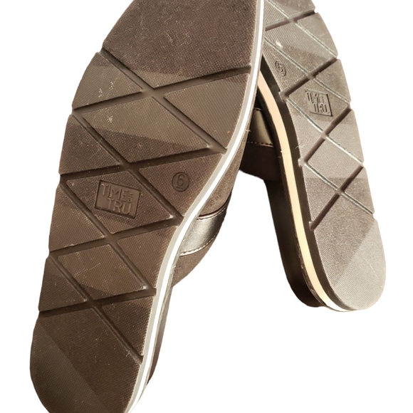 6 Time& Tru Black/White with Silver Buckle - Picture 4 of 6